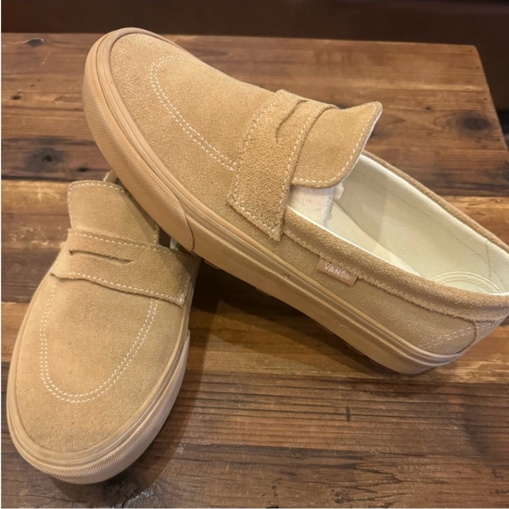 Vans style 53 tan LIKE NEW